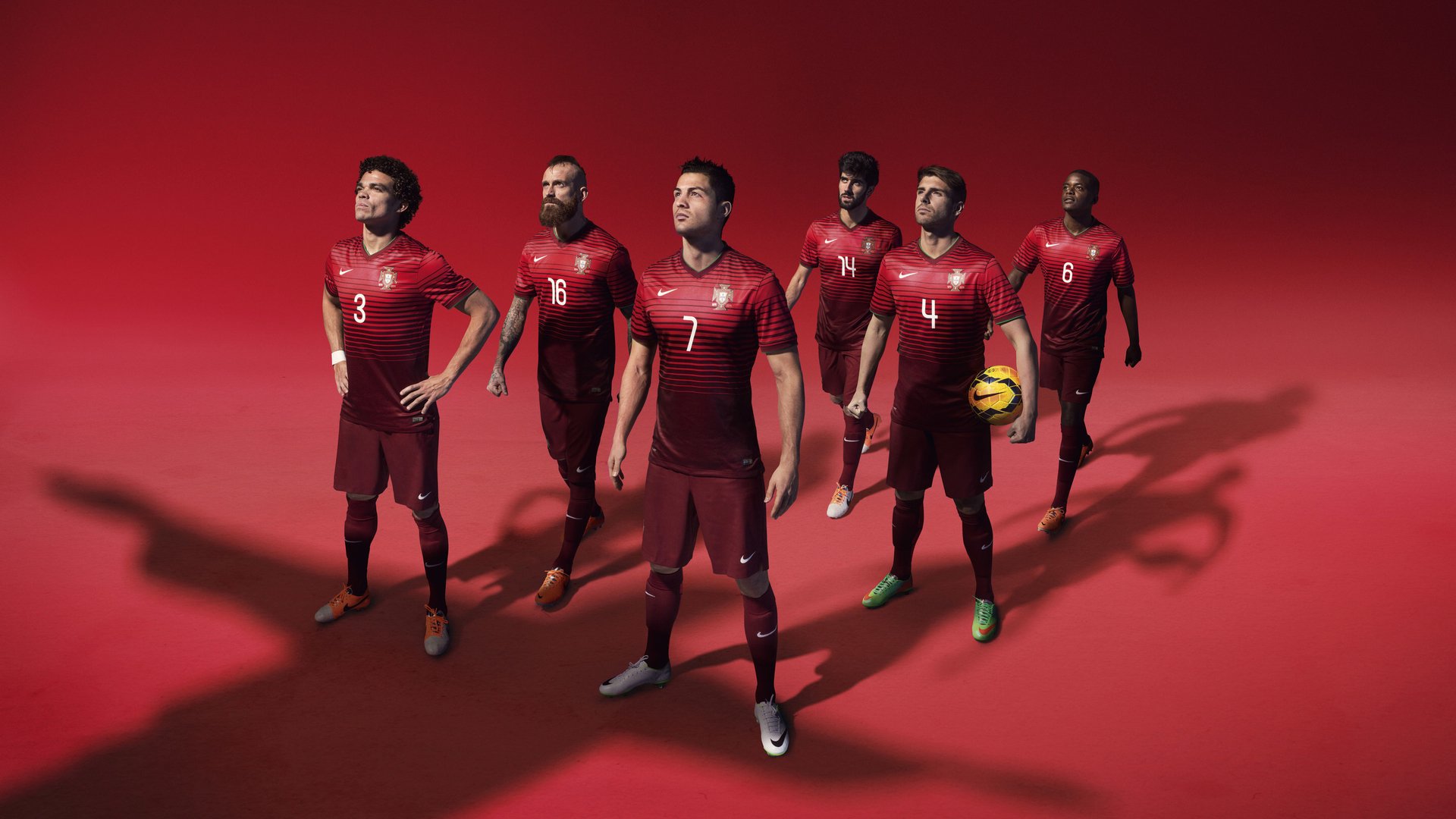 _海底探秘：潜水泅渡中的水肺网球挑战_，水肺潜水视频